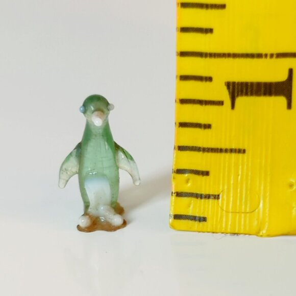 Vintage Worlds Tiniest Miniature Green Glass Penguin Figurine 3/4 Inches - Picture 6 of 6